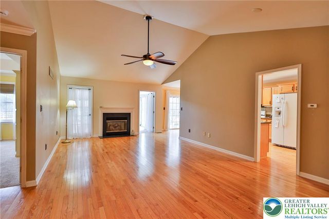 1211 Briarwood Lane, Forks Twp, PA 18040