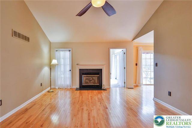 1211 Briarwood Lane, Forks Twp, PA 18040