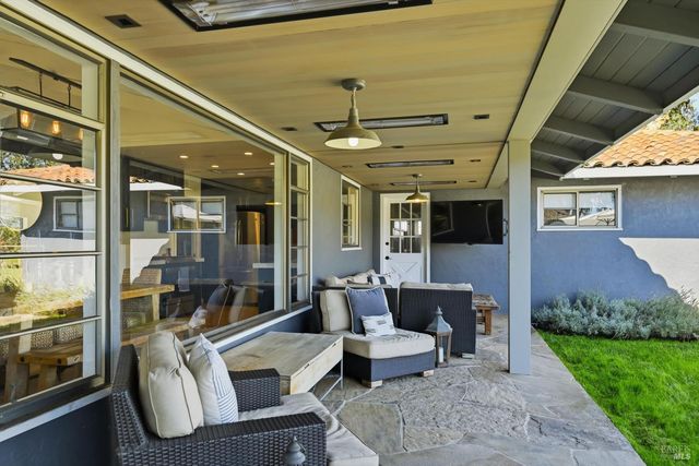 7616 Highway 128, Healdsburg, CA 95448