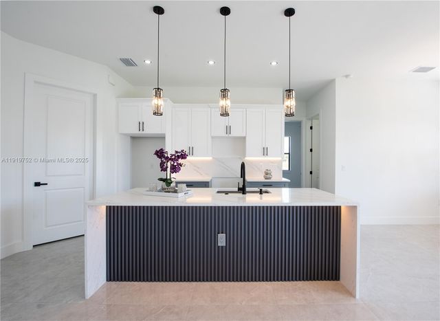 3115 2nd St SW, Lehigh Acres, FL 33976