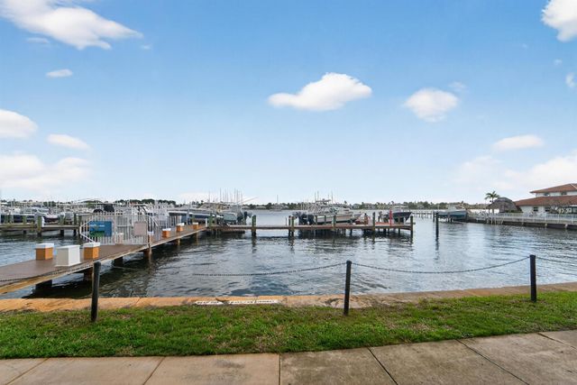 167 Yacht Club 104, Hypoluxo, FL 33462