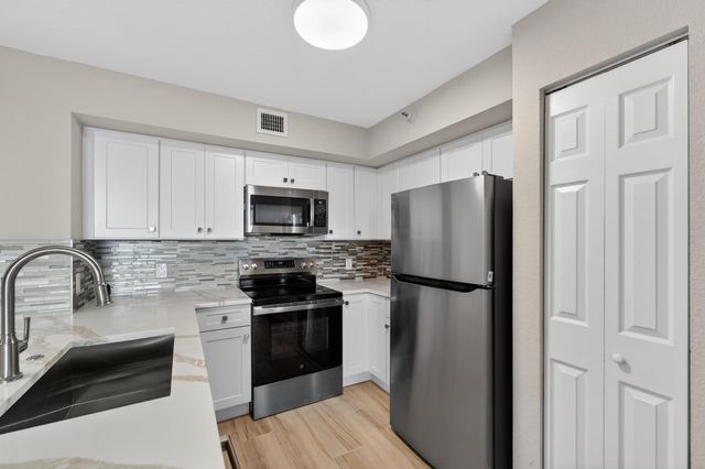 167 Yacht Club 104, Hypoluxo, FL 33462