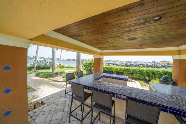 167 Yacht Club 104, Hypoluxo, FL 33462