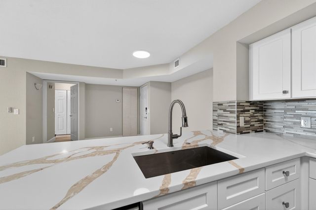 167 Yacht Club 104, Hypoluxo, FL 33462