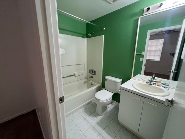 7844 Dixie Beach Circle, Tamarac, FL 33321