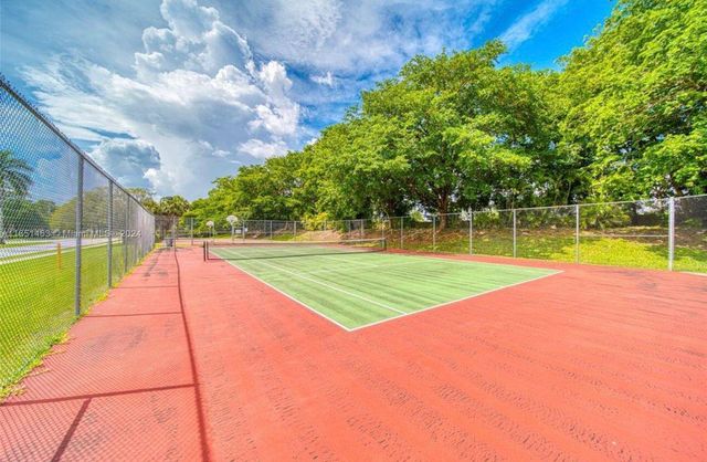 7844 Dixie Beach Circle, Tamarac, FL 33321