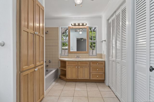 219 Brees, San Antonio, TX 78209