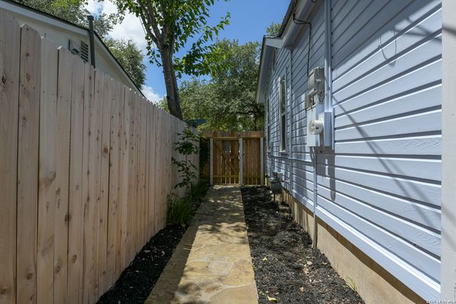 219 Brees, San Antonio, TX 78209