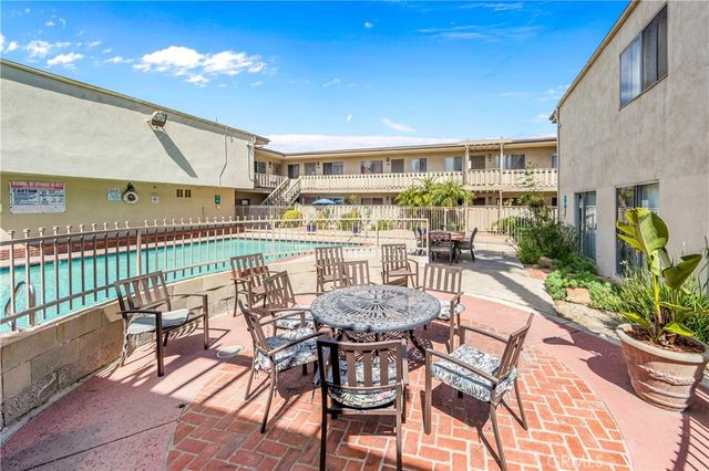 3245 Santa Fe 149, Long Beach, CA 90810