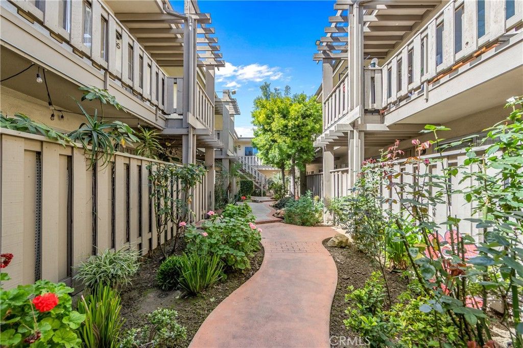 3245 Santa Fe 149, Long Beach, CA 90810