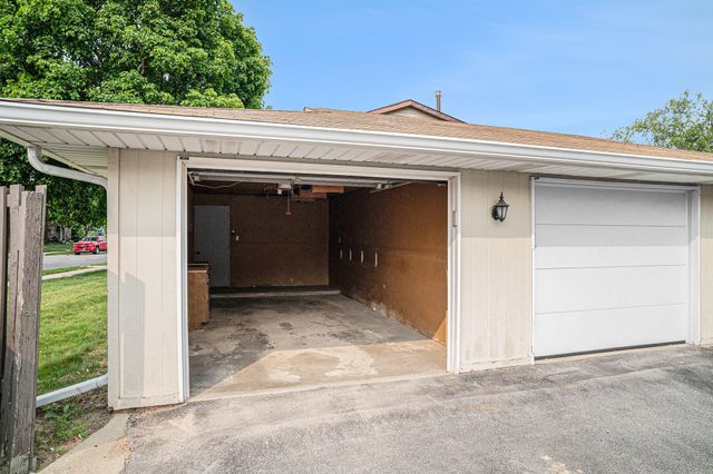 1911 Burgundy Street, Schererville, IN 46375