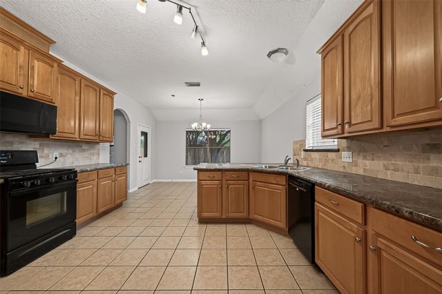 3803 Doveswood Circle, Needville, TX 77461
