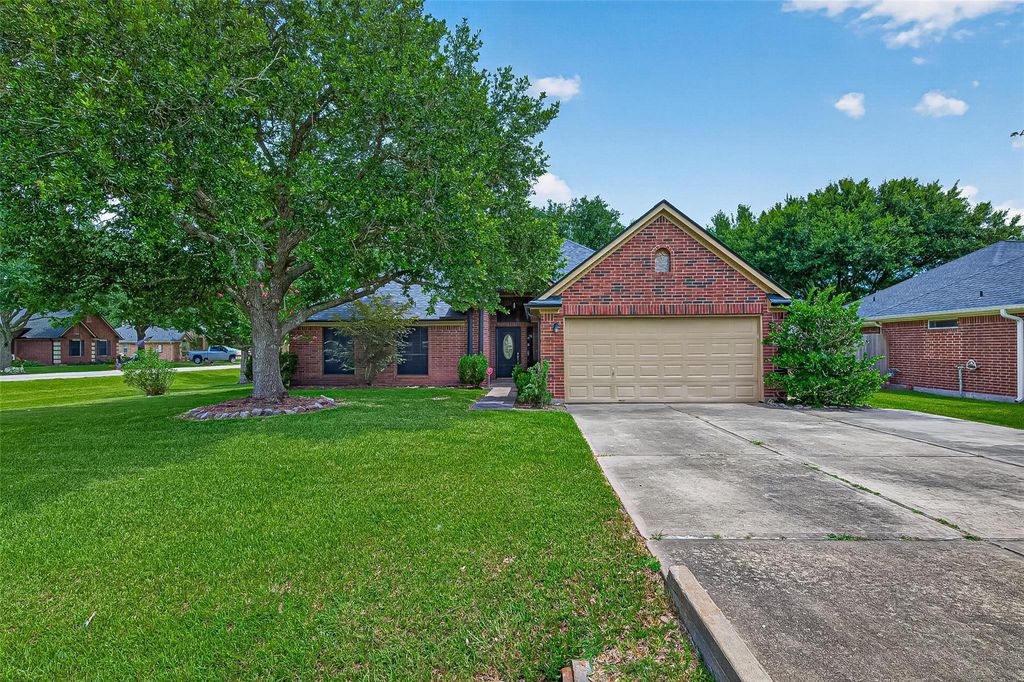 3803 Doveswood Circle, Needville, TX 77461