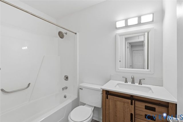 11949 W Briar Patch Dr, Midlothian, VA 23113