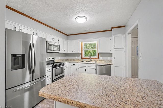 5214 Creekwood Drive, Archdale, NC 27263