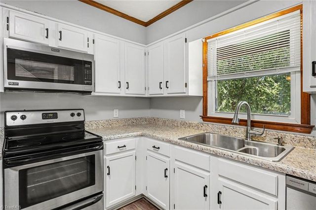 5214 Creekwood Drive, Archdale, NC 27263