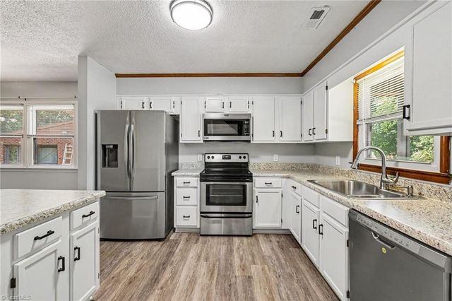 5214 Creekwood Drive, Archdale, NC 27263