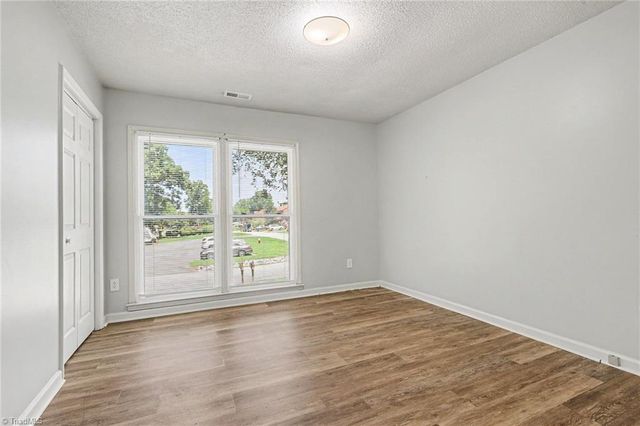 5214 Creekwood Drive, Archdale, NC 27263