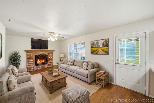 6309 S Date Avenue, Broken Arrow, OK 74011