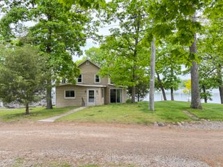 734 N Hawley Drive, Girard Twp, MI 49036