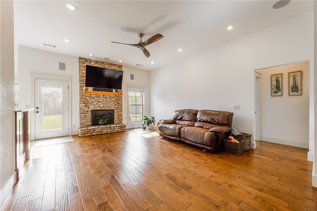 405 Buffalo Gap Drive, Siloam Springs, AR 72761