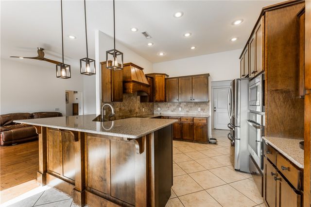 405 Buffalo Gap Drive, Siloam Springs, AR 72761