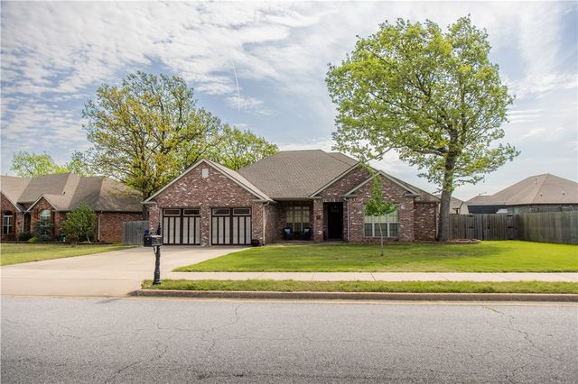 405 Buffalo Gap Drive, Siloam Springs, AR 72761