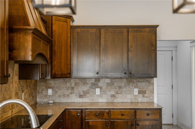 405 Buffalo Gap Drive, Siloam Springs, AR 72761