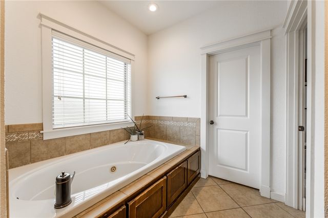 405 Buffalo Gap Drive, Siloam Springs, AR 72761