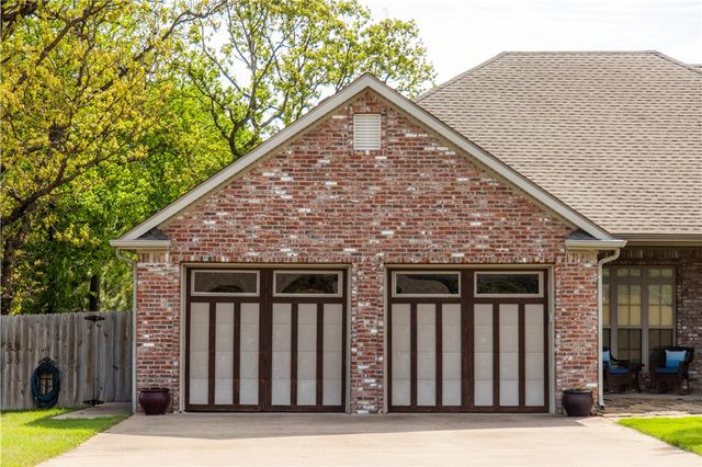 405 Buffalo Gap Drive, Siloam Springs, AR 72761