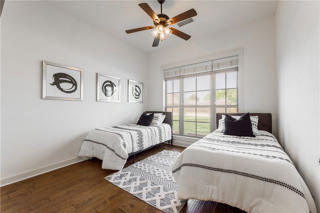 405 Buffalo Gap Drive, Siloam Springs, AR 72761