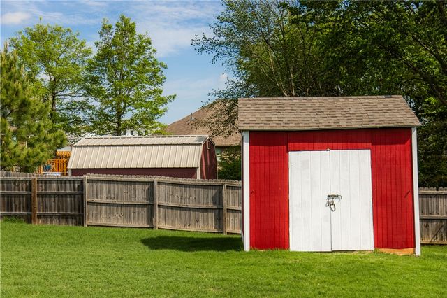 405 Buffalo Gap Drive, Siloam Springs, AR 72761