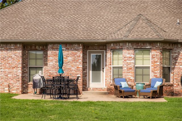 405 Buffalo Gap Drive, Siloam Springs, AR 72761