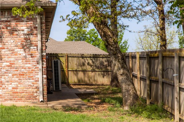 405 Buffalo Gap Drive, Siloam Springs, AR 72761