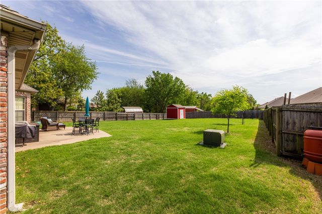 405 Buffalo Gap Drive, Siloam Springs, AR 72761