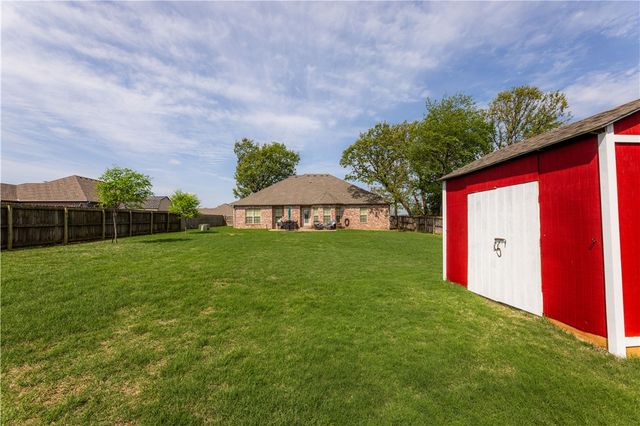 405 Buffalo Gap Drive, Siloam Springs, AR 72761