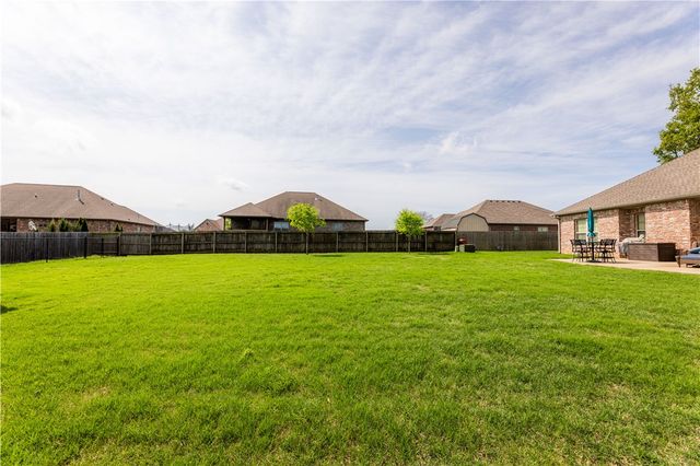 405 Buffalo Gap Drive, Siloam Springs, AR 72761