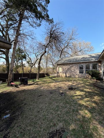 629 N Parks Drive, Desoto, TX 75115