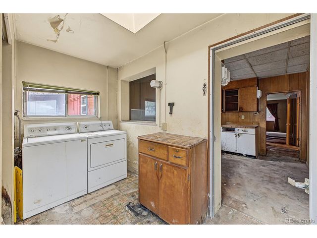 2140 N Franklin St, Denver, CO 80205