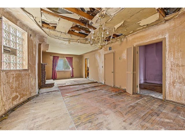 2140 N Franklin St, Denver, CO 80205