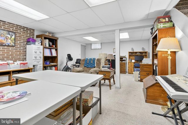 18 VILLAGE SQ, Willow Street, PA 17584