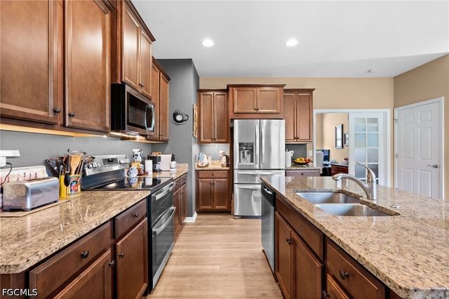 2190 Summersweet DR, Alva, FL 33920