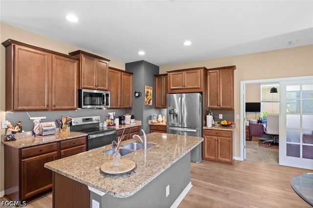 2190 Summersweet DR, Alva, FL 33920