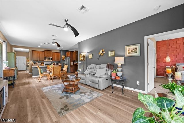 2190 Summersweet DR, Alva, FL 33920