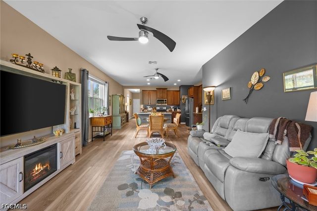 2190 Summersweet DR, Alva, FL 33920