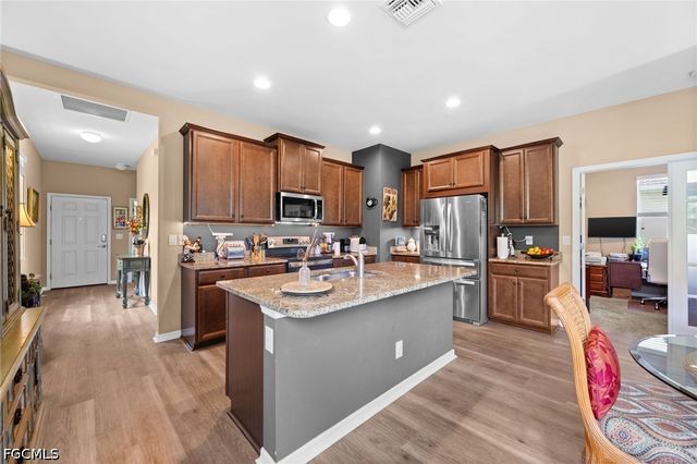 2190 Summersweet DR, Alva, FL 33920