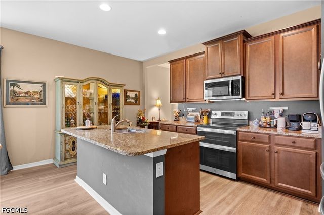 2190 Summersweet DR, Alva, FL 33920