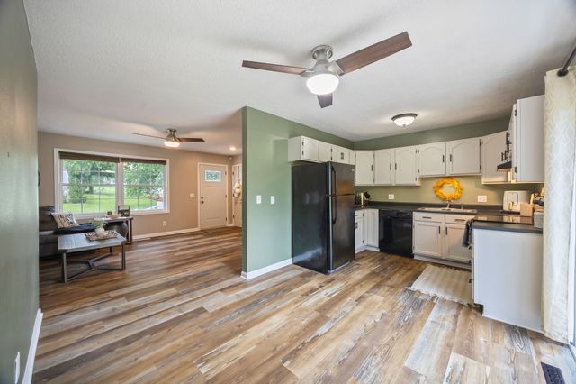 313 Thunderbird Drive, Marshalltown, IA 50158