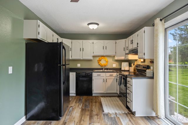 313 Thunderbird Drive, Marshalltown, IA 50158