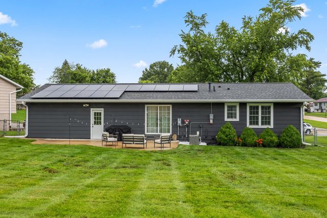 313 Thunderbird Drive, Marshalltown, IA 50158